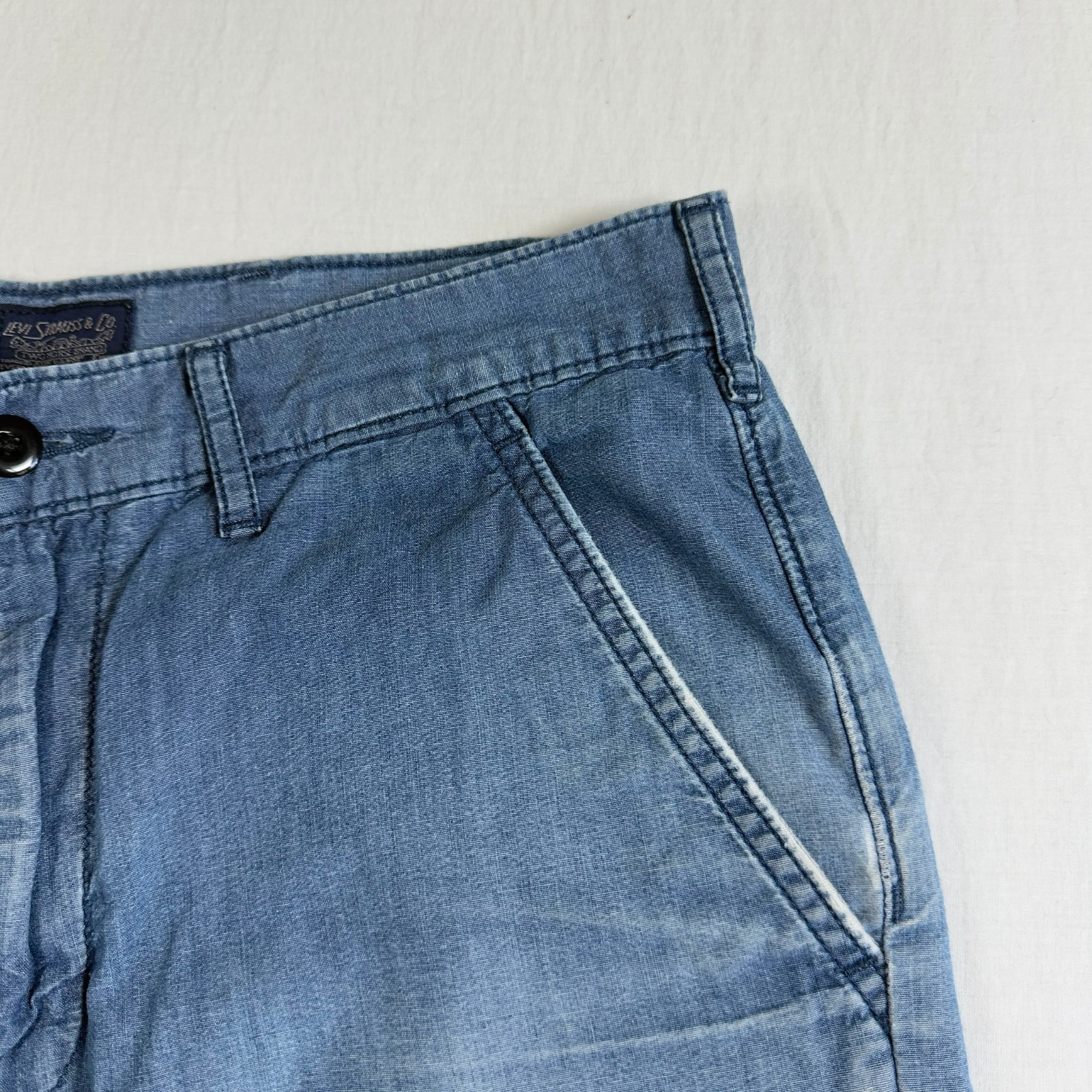 Levi’s Chino Light Wash Shorts Mens 30 Zipper fly