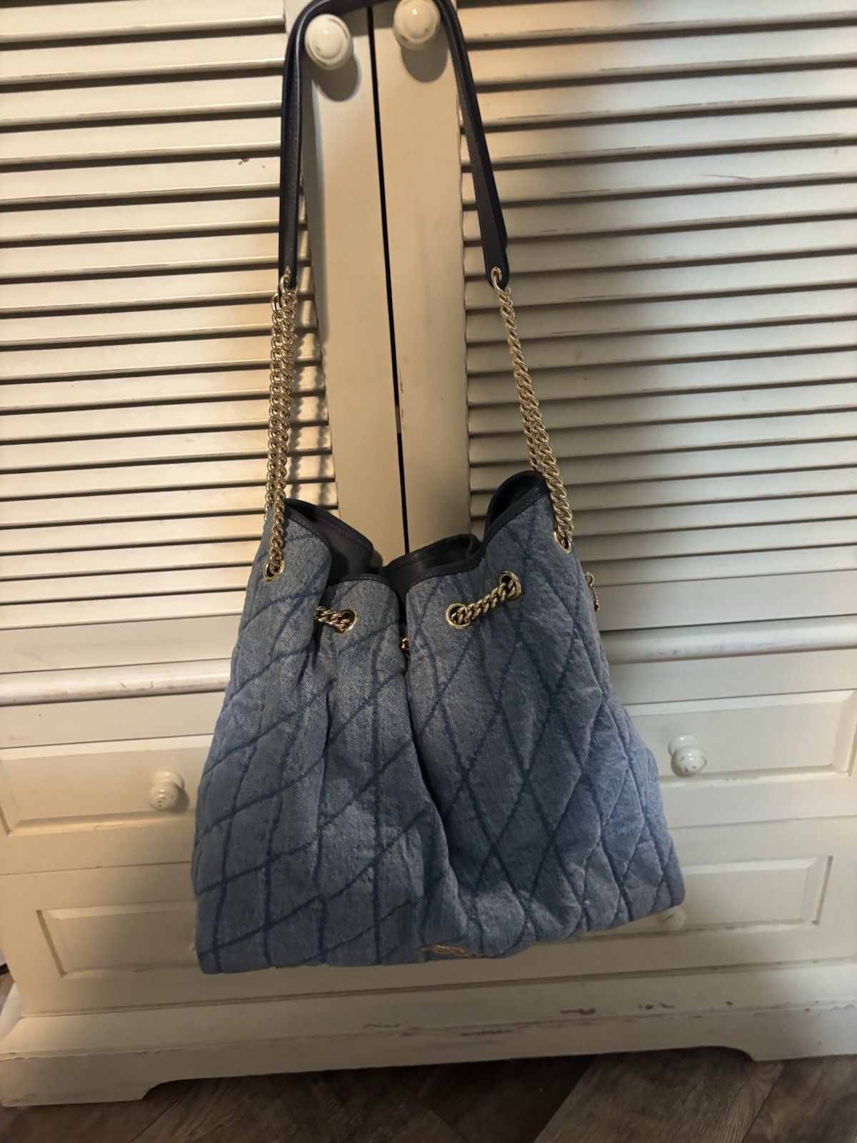 COACH Blue Quilted Bucket Drawstring Shoulder Bag Gold Hardware Chain Strap