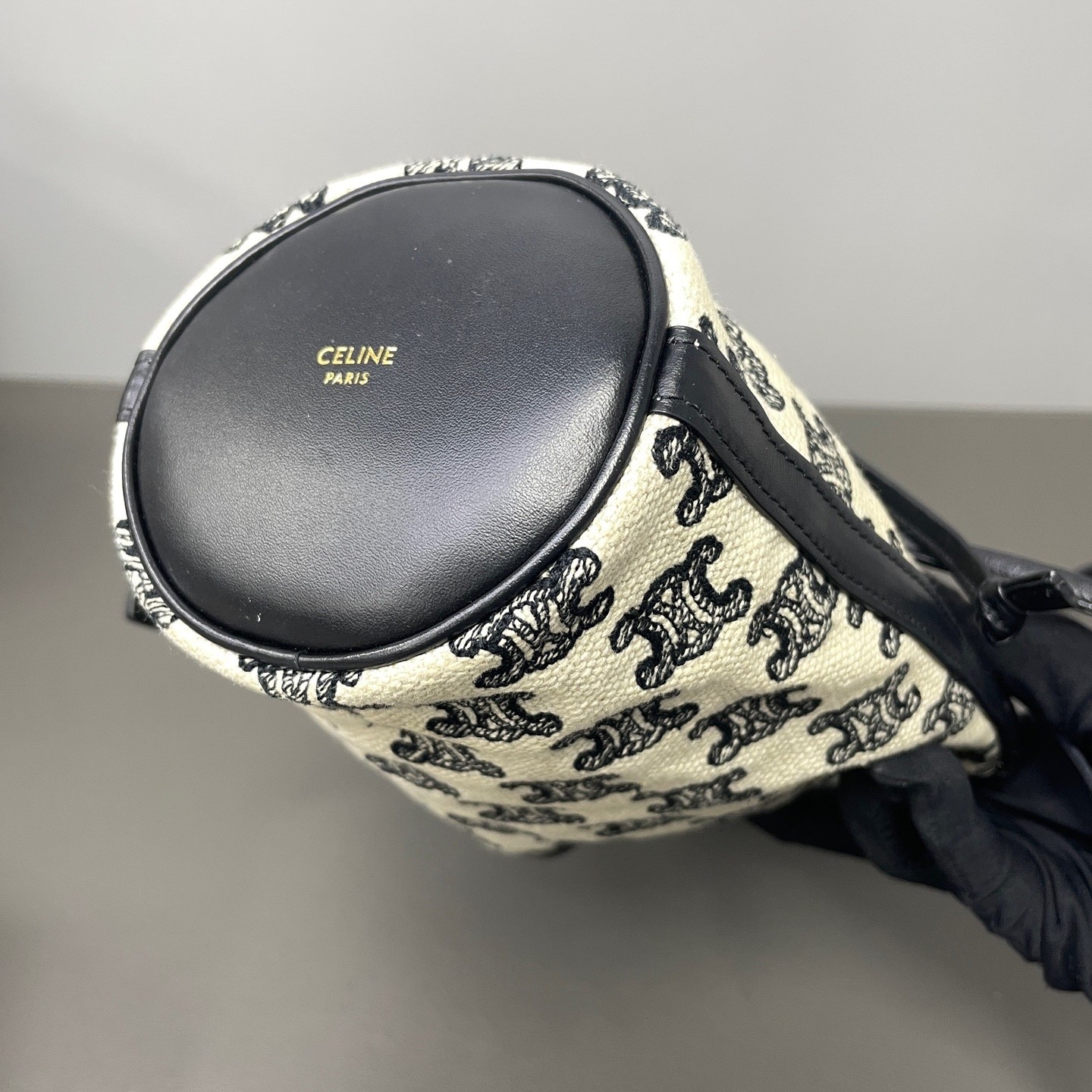 Celine Pre-Owned Authentic Bucket Bag Black 9*16.5 Free Tracked Shipping