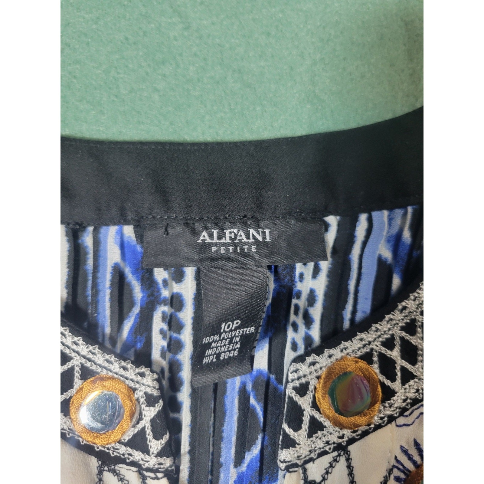 Alfani Blue and White Sleeveless Top Women’s Size 10p