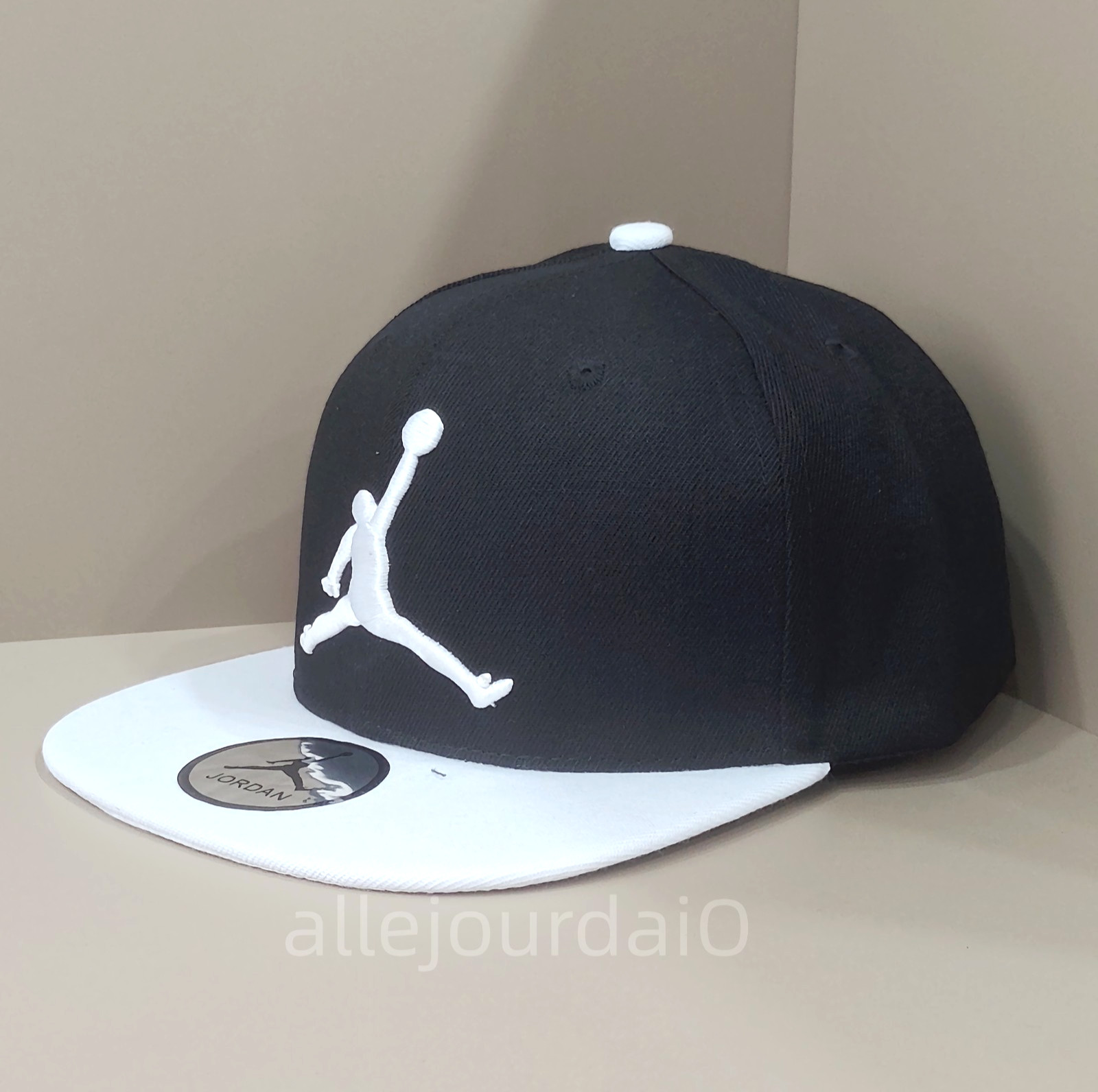 Jordan Outdoor Casual White Embroidered Black White Block Color Flat Brim Hat