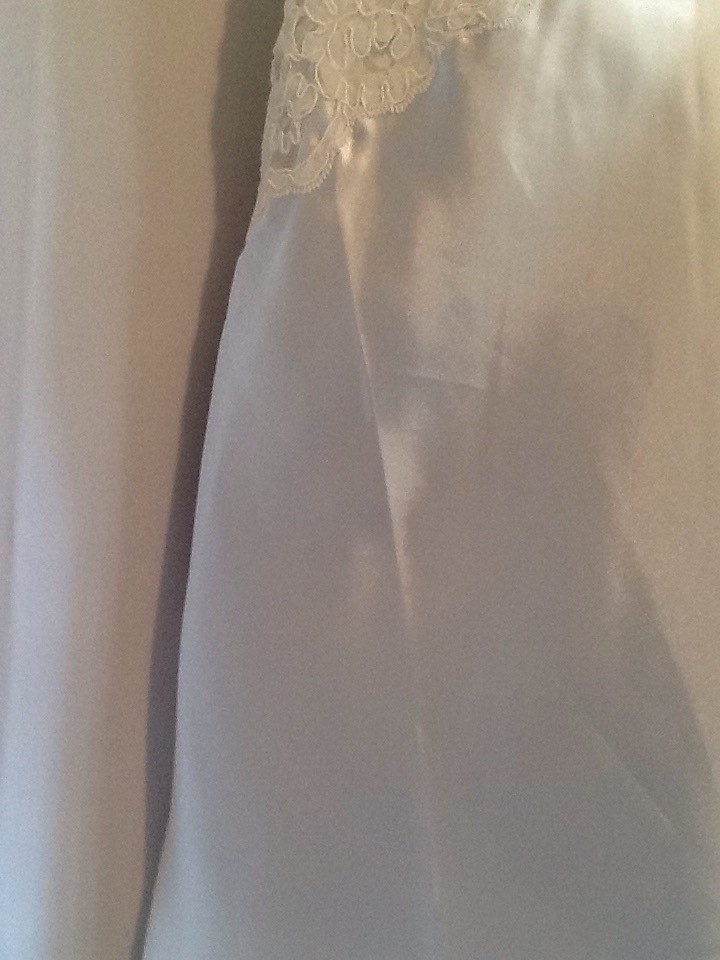 XL Jones Of NY Sexy Satin Chemise Ivory Bridal Holiday (fabric defects)