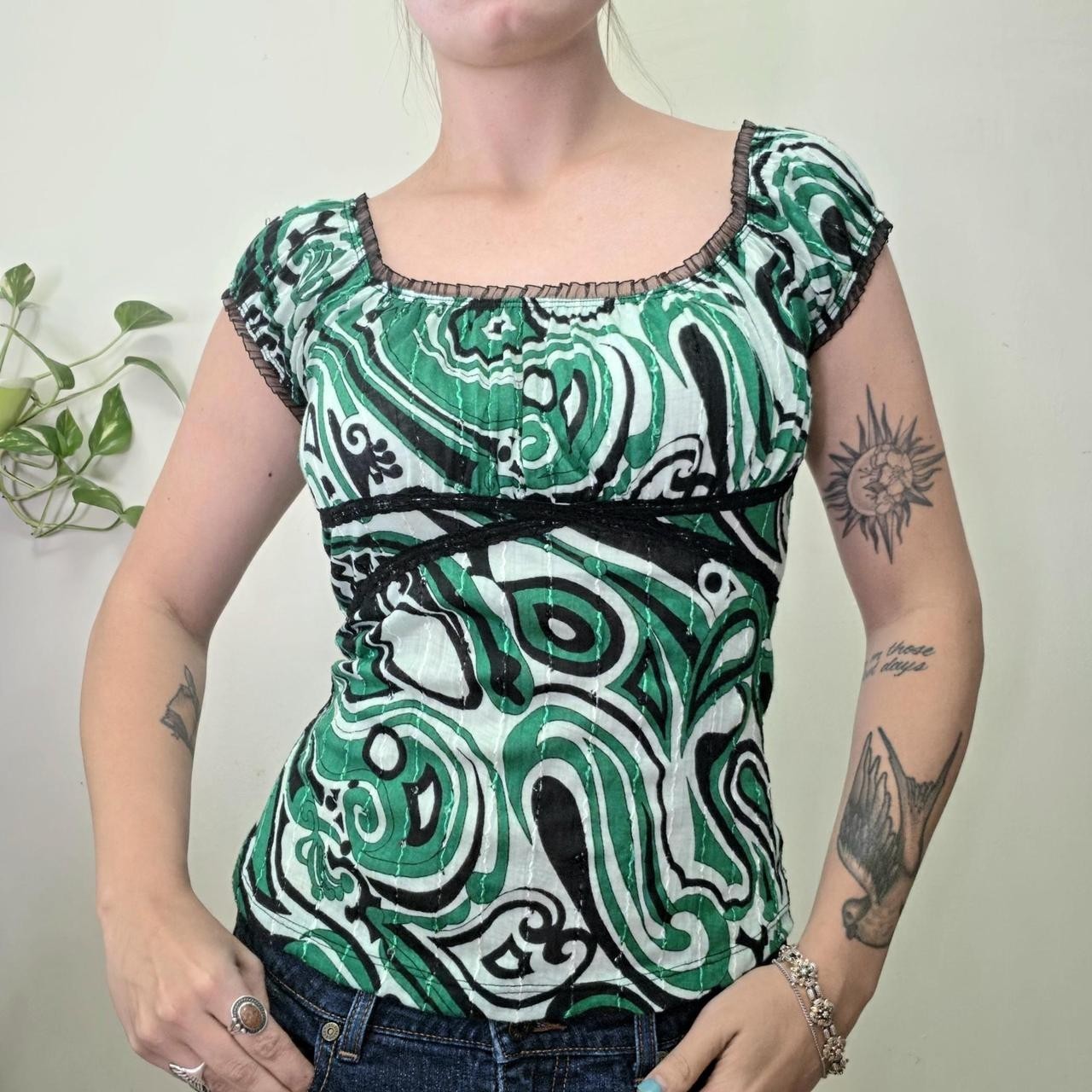 2000s Y2K babydoll Funky Swirl patterned top Kelly Green & Black Size S