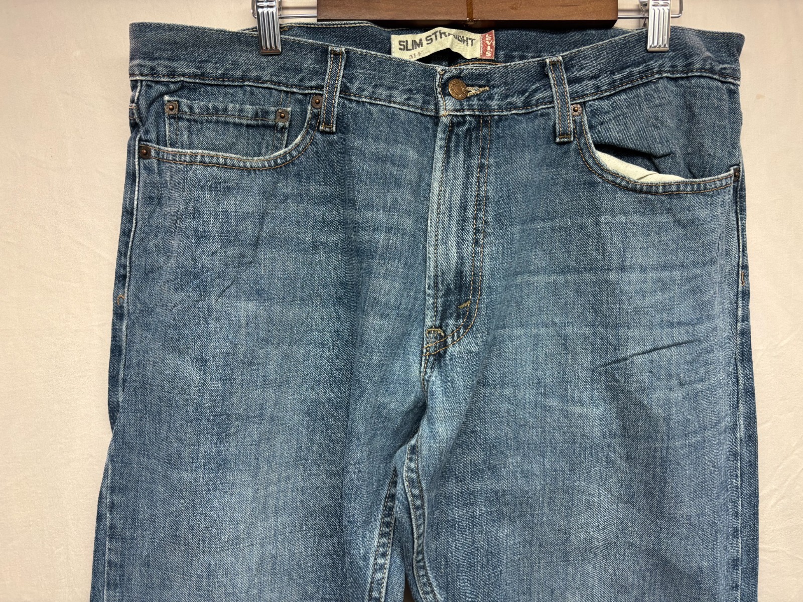 Levi’s 514 Jeans Mens Blue Denim Medium Wash Slim Straight Leg 5-Pockets 38×32