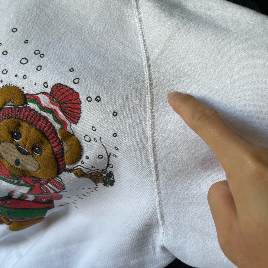 Vintage 80s 90s Mens M White Sweatshirt Cute Christmas Snow Cozy Bears Caroling
