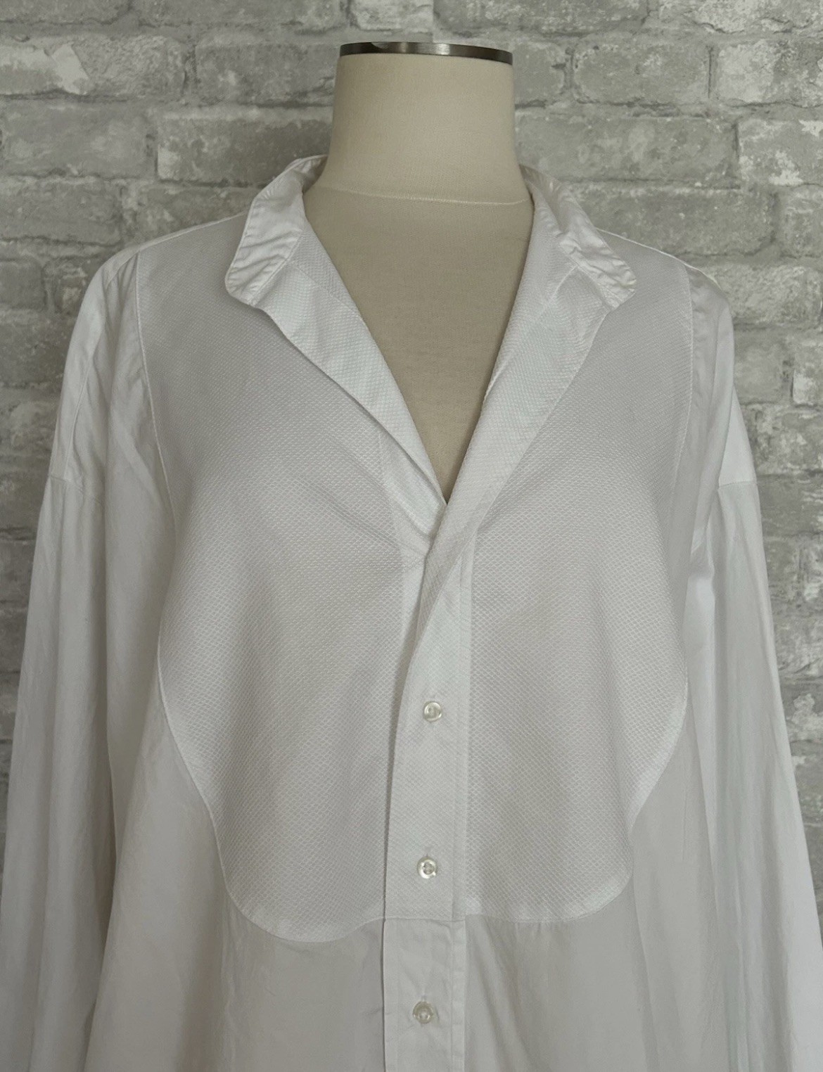 Frank & Eileen Size XL White Victoria Italian Tuxedo Shirt Blouse Button Closure