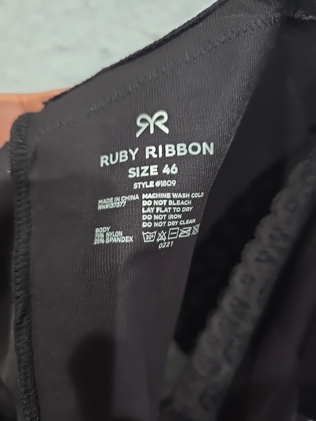Ruby Ribbon V Neck Diva Lace Detail Demiette Seamless Bra Black 46 Plus-size.