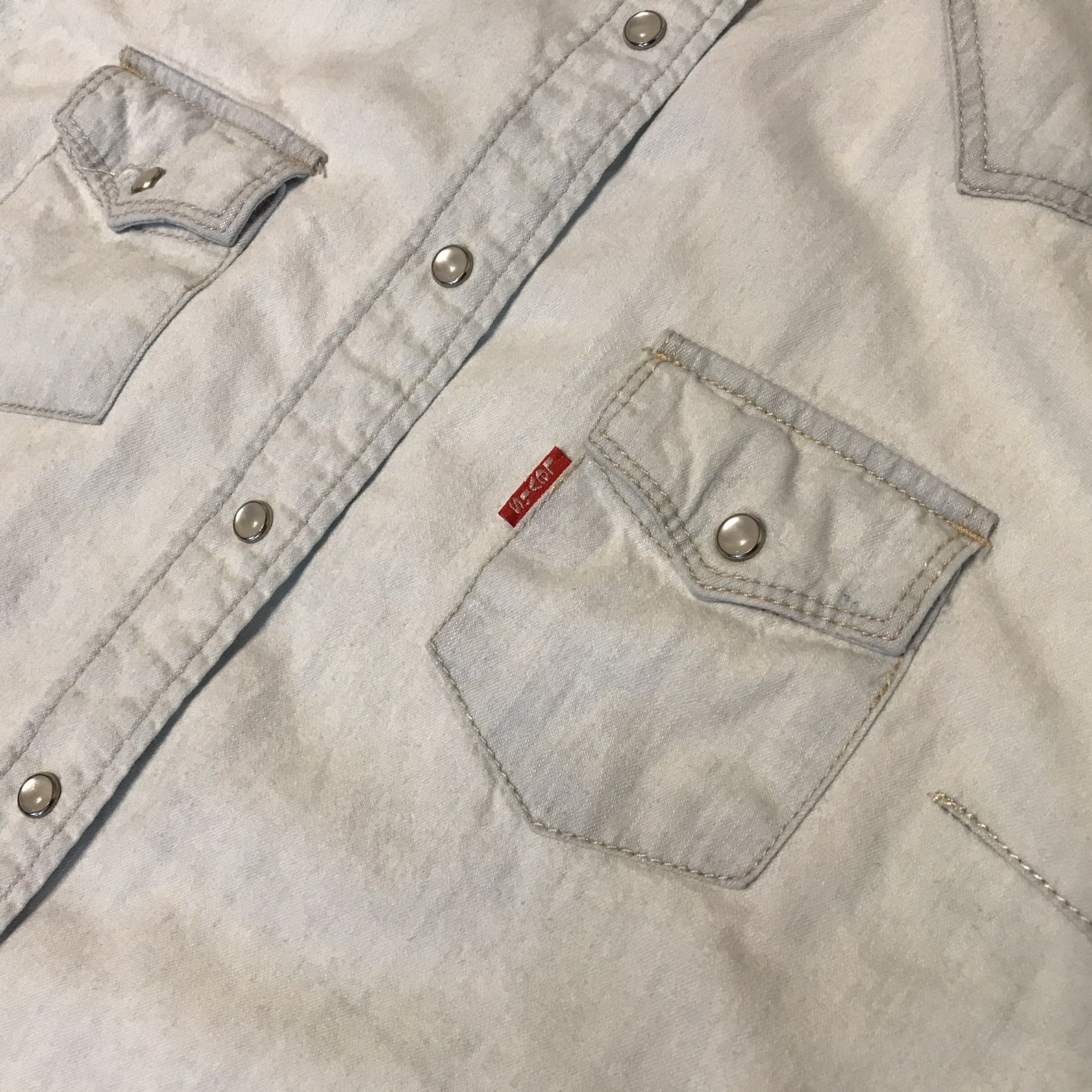 Levi’s Women’s Sleeveless Tie-Front Denim Shirt Pearl Snap Light Sky Blue Small