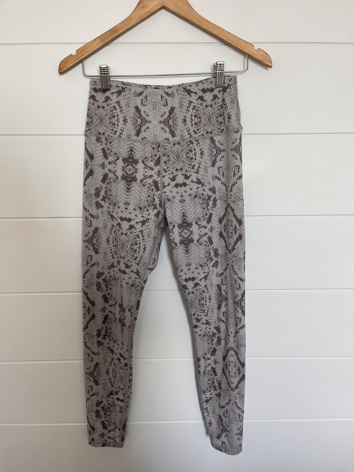 Varley Century Snake Print Reptile Animal Brown Cream Leggings Size Medium EUC