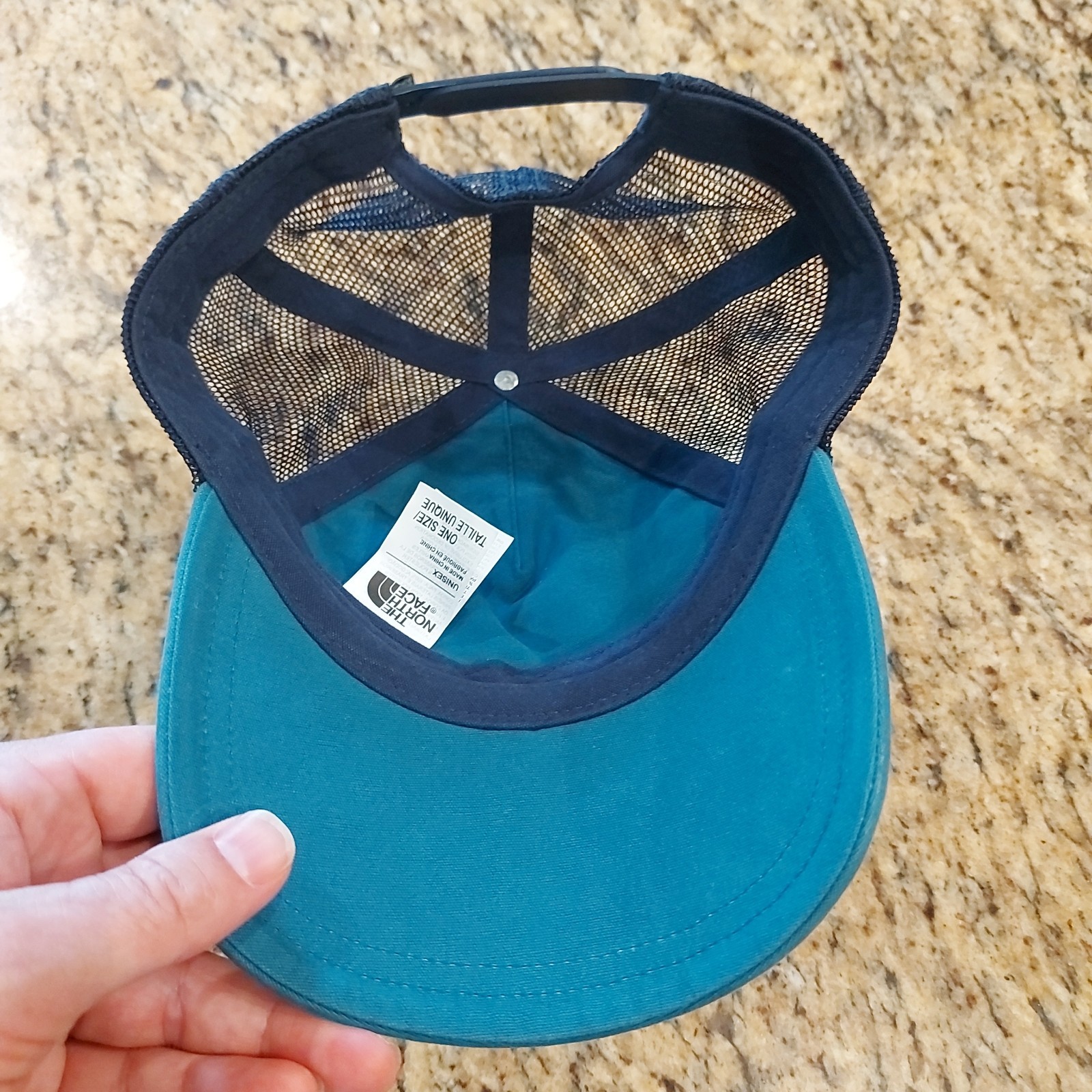 The North Face Unisex Lo Pro Trucker Urban w/Logo & Design on Front Snapback