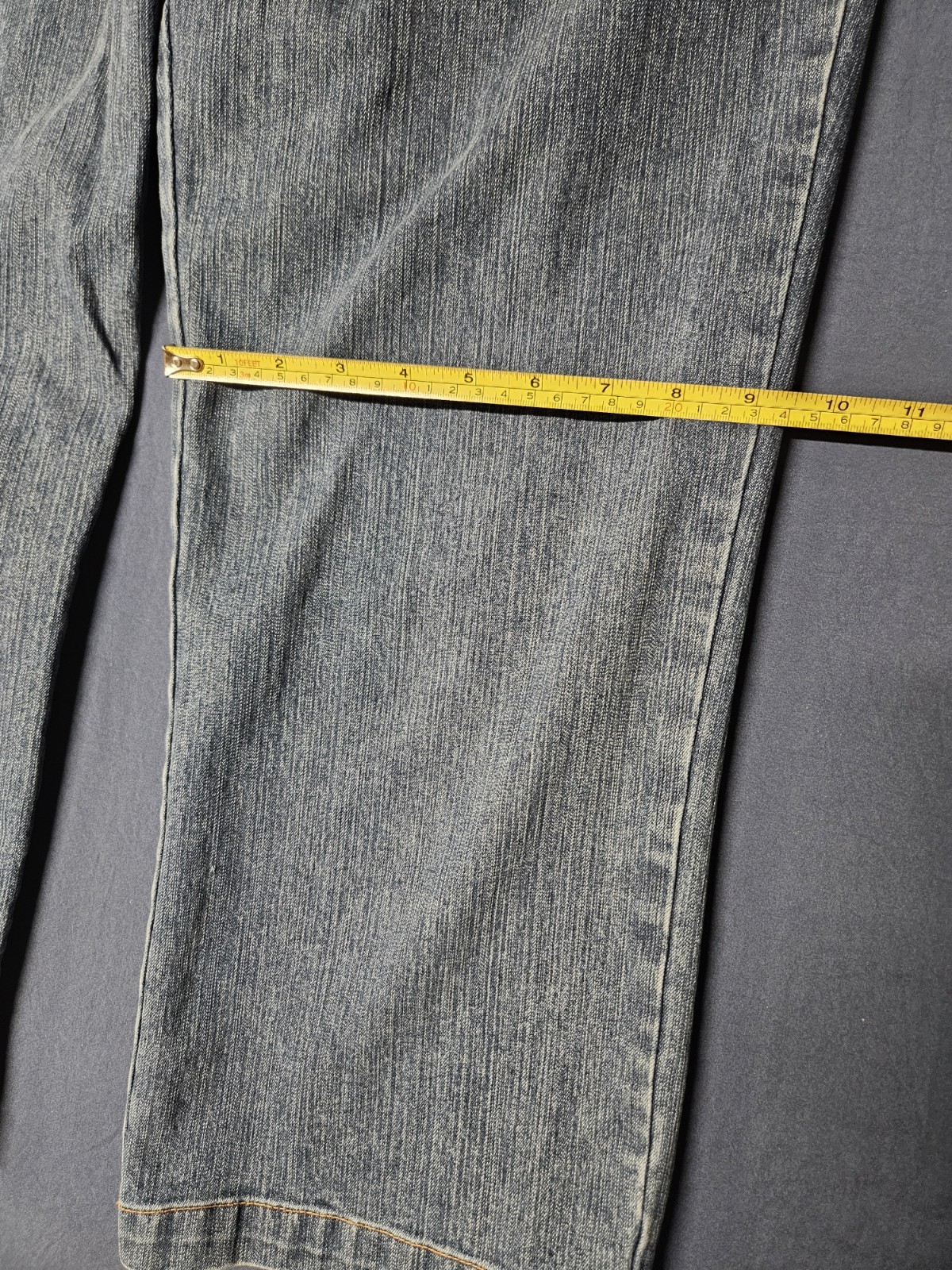 Liz Claiborne Women’s Petite Blue Medium Wash Wide-Leg 5-Pocket Zip Jeans