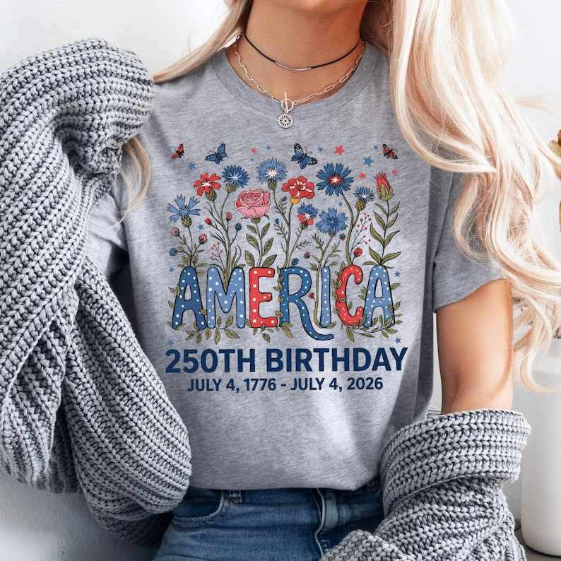 America 250 Years Flag Floral T-Shirt 4th of July Cottagecore Patriot Gift Tee