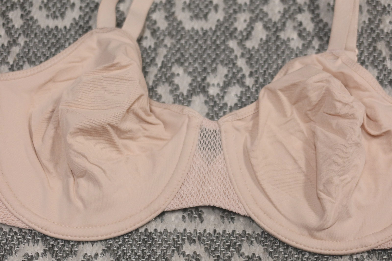 New Wacoal Keep Your Cool Underwire Bra – Size 34C – Sand – # 855378