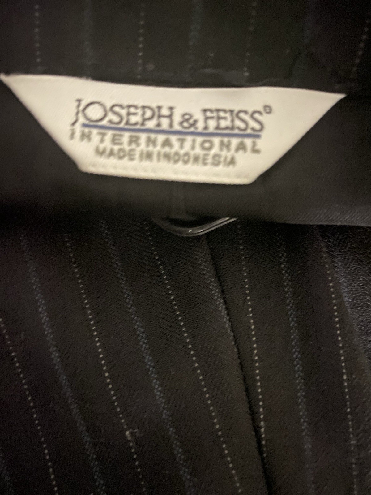 Joseph & Feiss Charcoal Black Pinstripe Suit 2 Piec 100 wool size 48R 43W NWOT