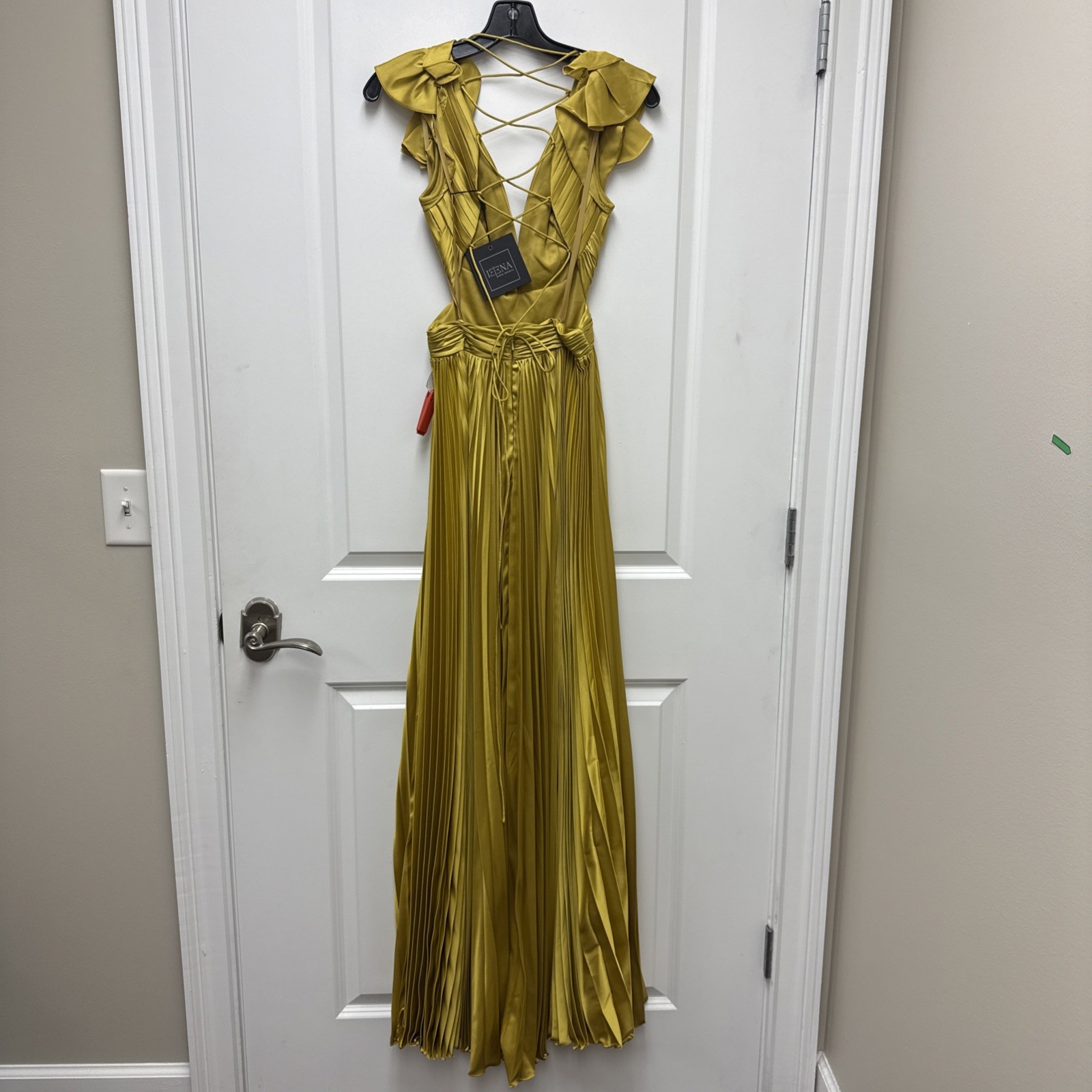Mac Duggal Size 0 Chartreuse 26729 Pleated Flutter Sleeve V Lace-Up Gown Dress