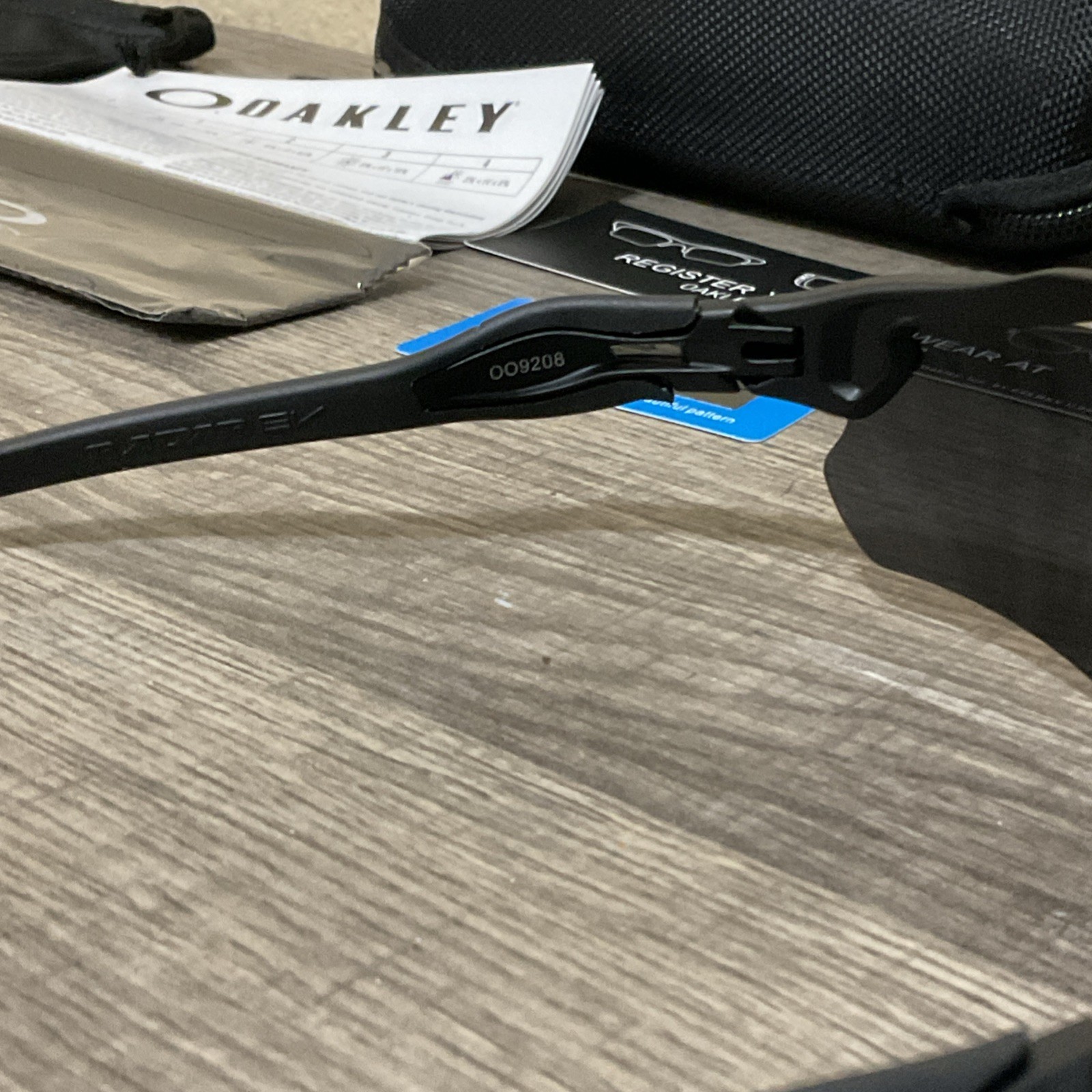 NEW Oakley 009208 Radar Ev Path Men’s Sunglasses Matte Black Frame – Prizm Lens