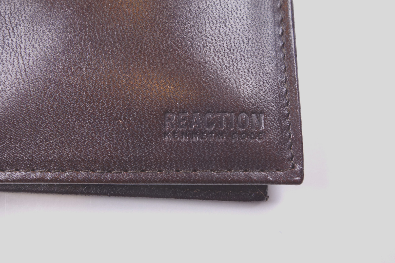 KENNETH COLE REACTION Brown Slim Fold RFID Blocking Bi-Fold Wallet w/ Card Case