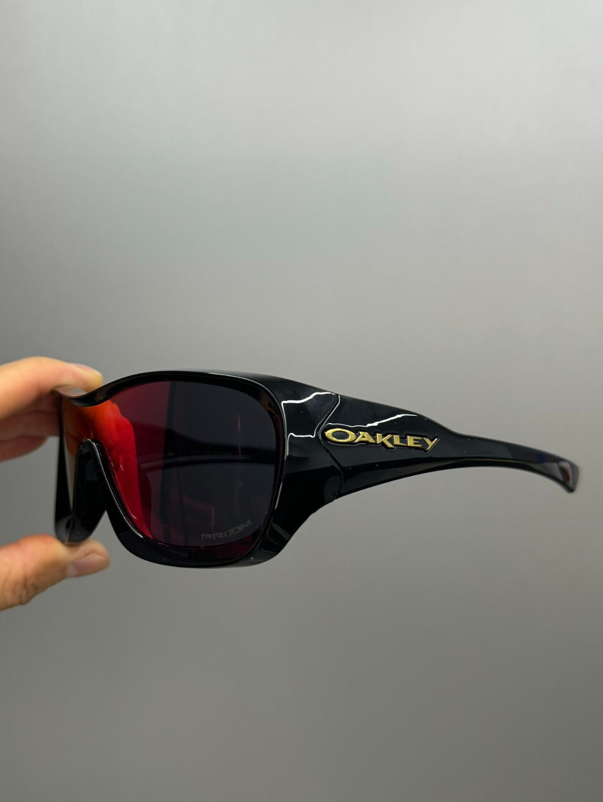 Vintage Oakley De La Salle OO9493 Prizm Sunglasses Black Frames Prizm Red Lens