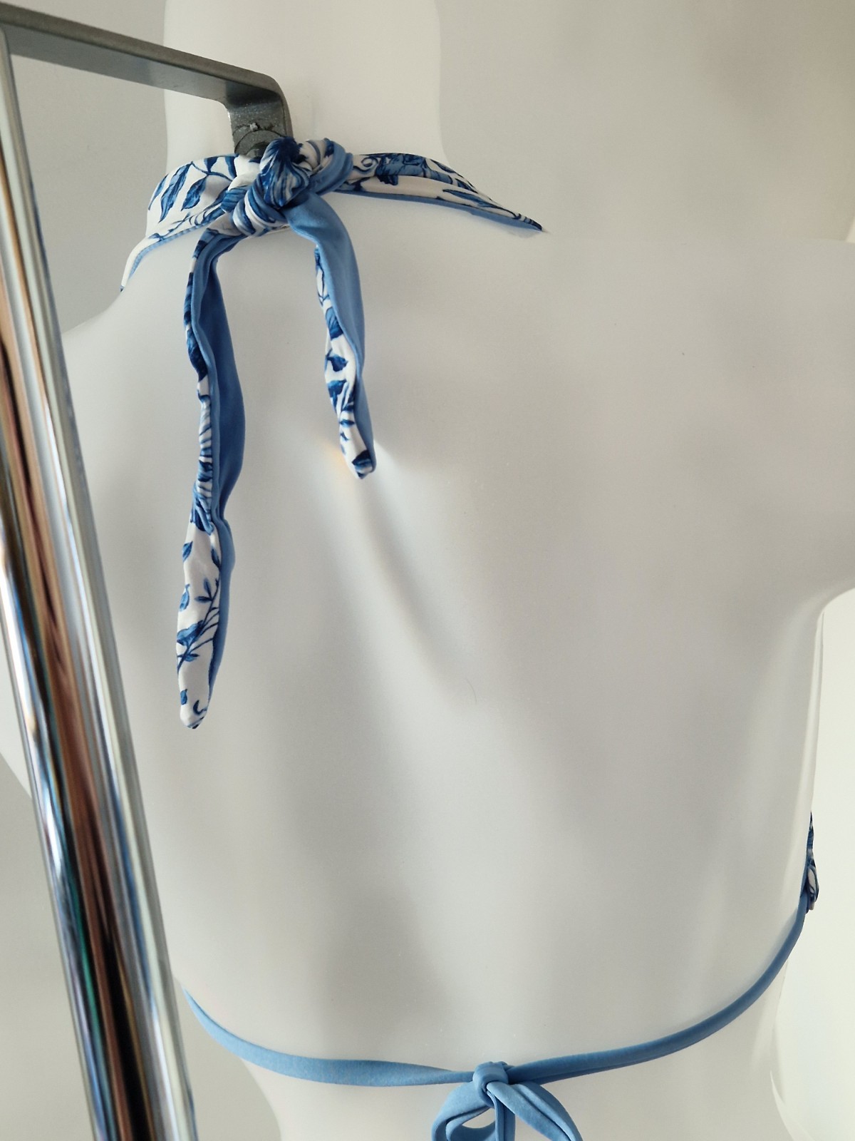 14 Bikini Top Halter Neck Fully Lined Blue Floral