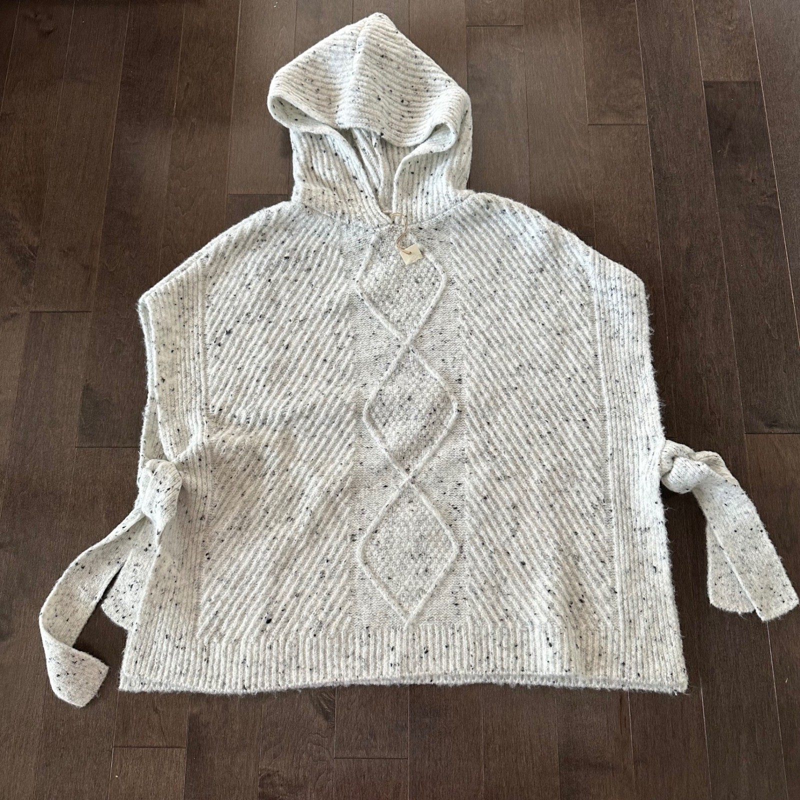 NWT World Trade Market Cable Knit Poncho Lagenlook Boho Cream Gray One Size