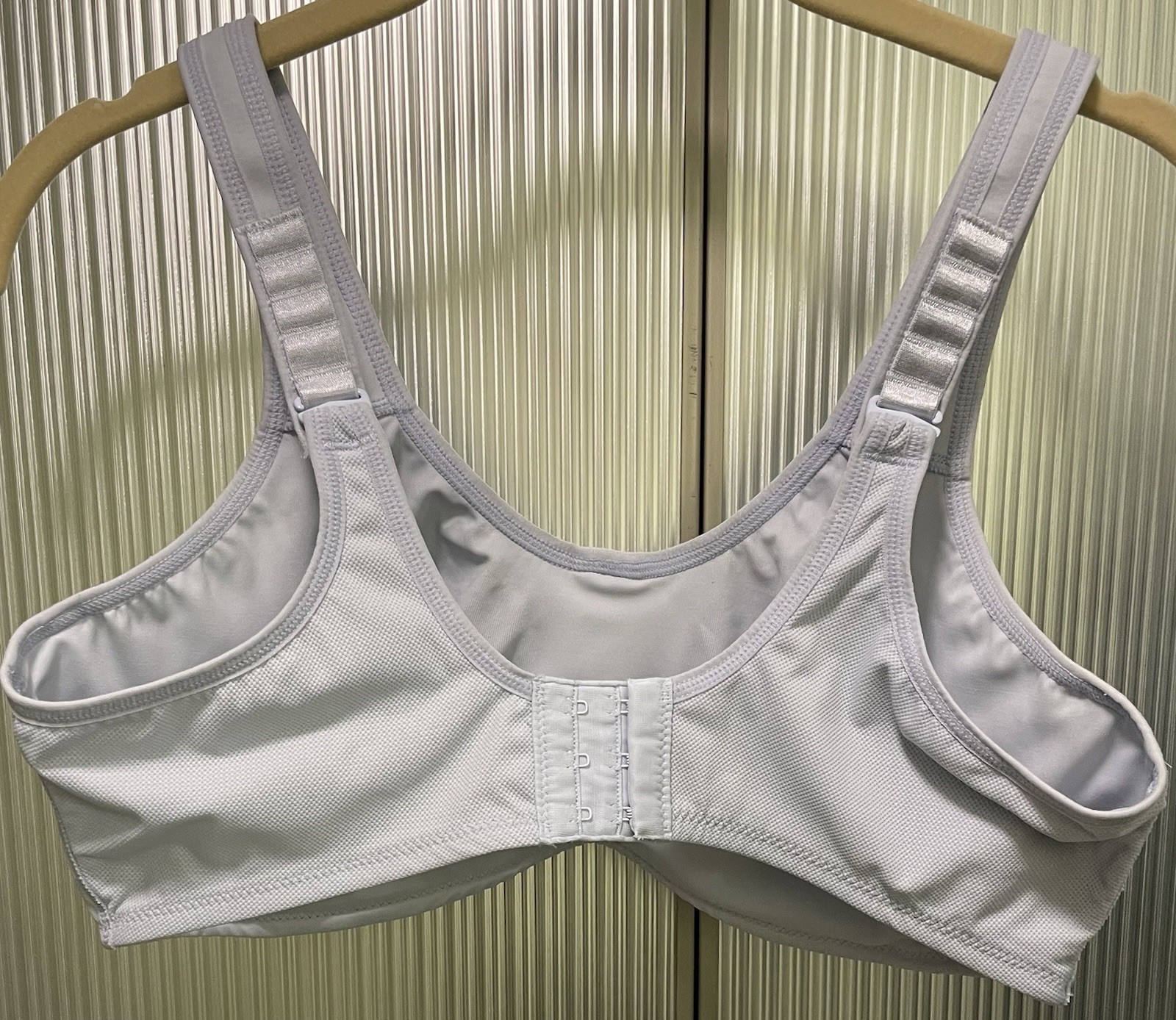 Wacoal 855170 Simone Underwire Sports Bra Women Sz 40D Pale Blue