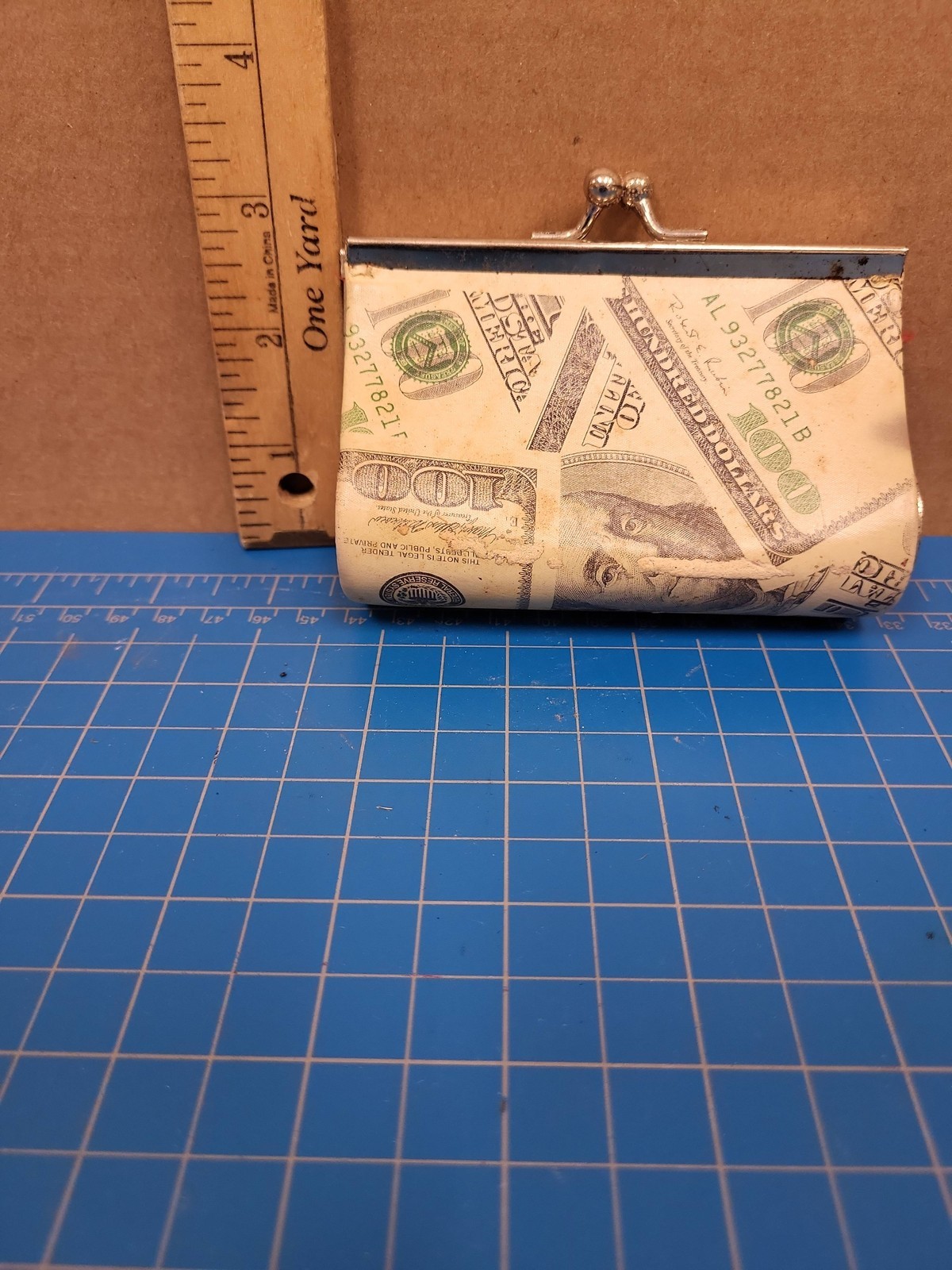 Vintage 100 Dollar Bill Print Coin Purse Kiss Lock Clasp Retro Novelty Red Linin
