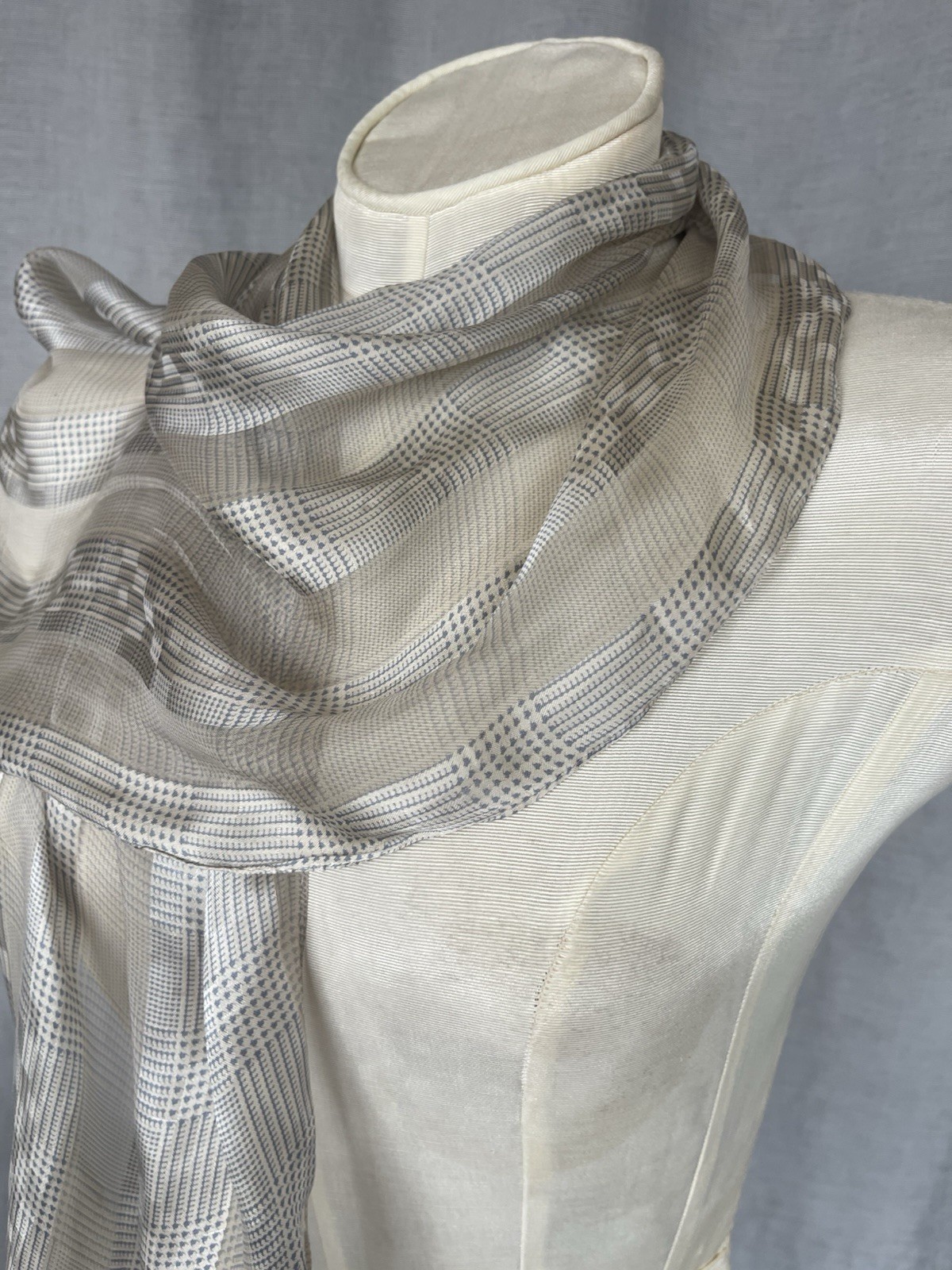 Echo New York Plaid Scarf Sheer Houndstooth Oblong Wrap Grey Beige Neutral Check