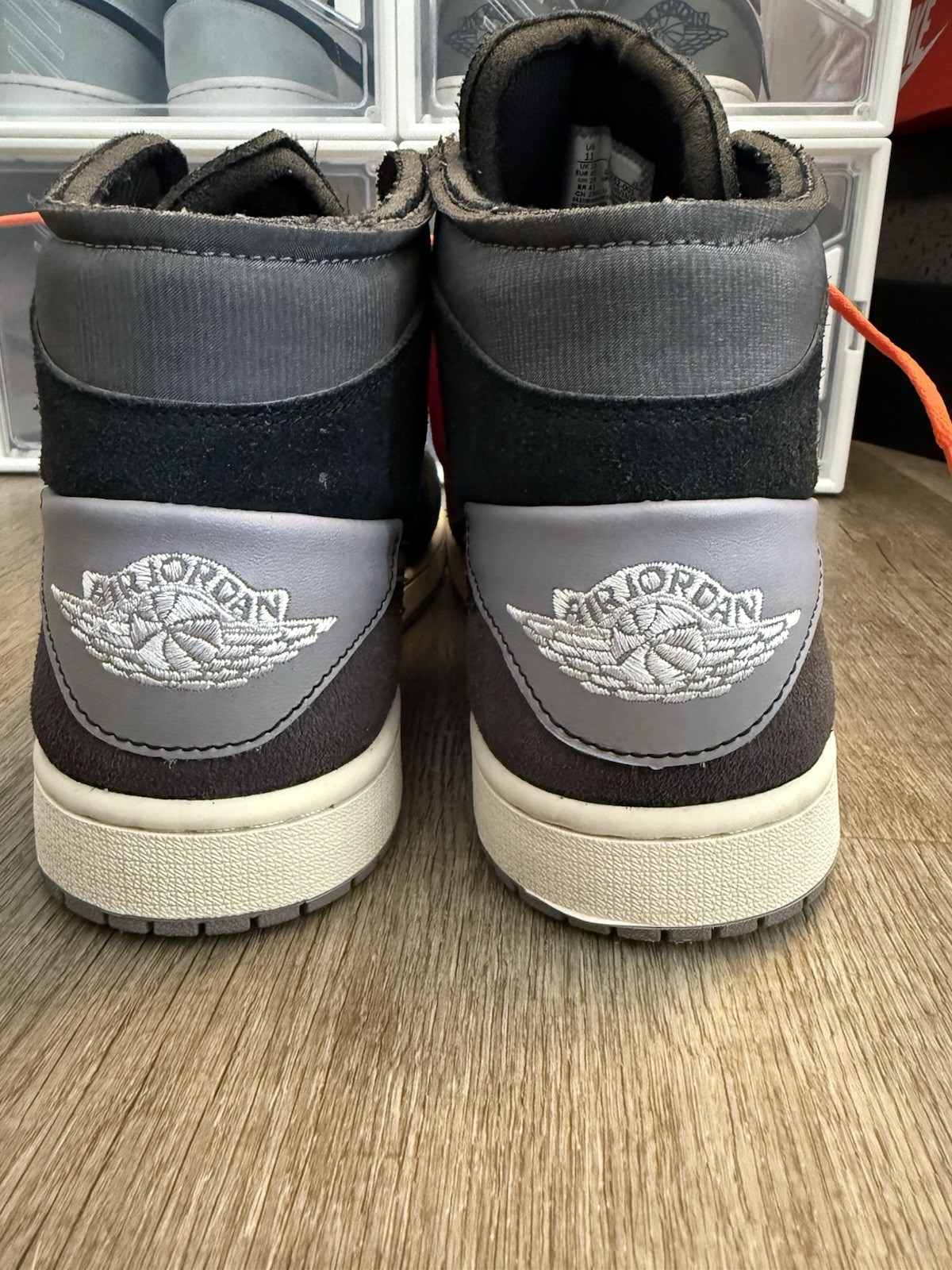 Jordan Air Jordan 1 Mid SE Craft Inside Out Men’s Suede Lace-Up DM9652-001
