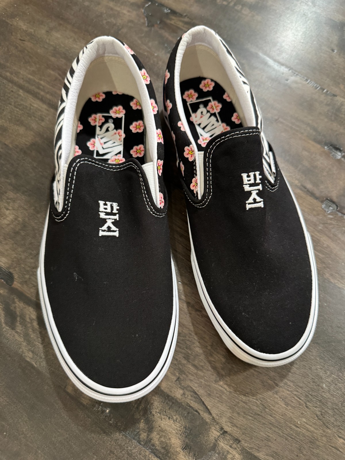 VANS Classic Slip-On “Koreantypgrphy) (SKU VN0A33TB9HW) Men size 8-13