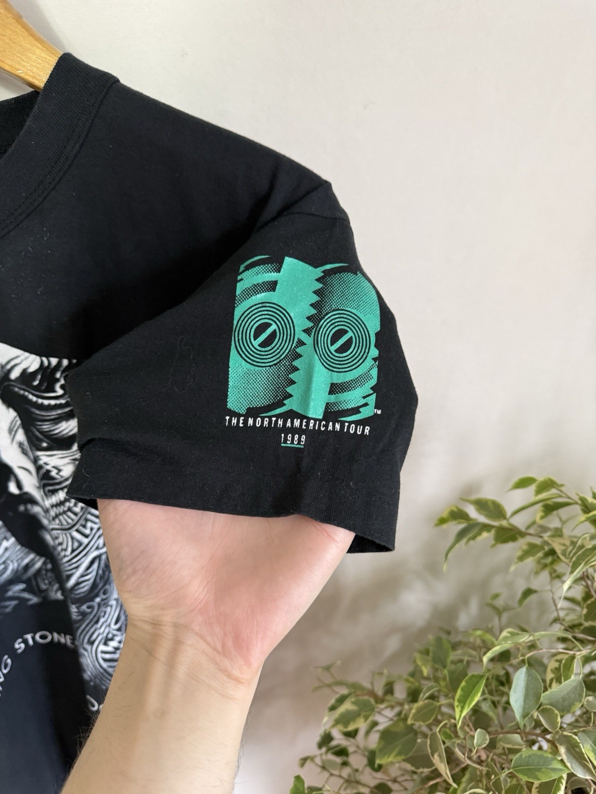 Vintage Rolling Stones Shirt Mens Size M Black Tattoo You 1989 Tour Thin USA 80s