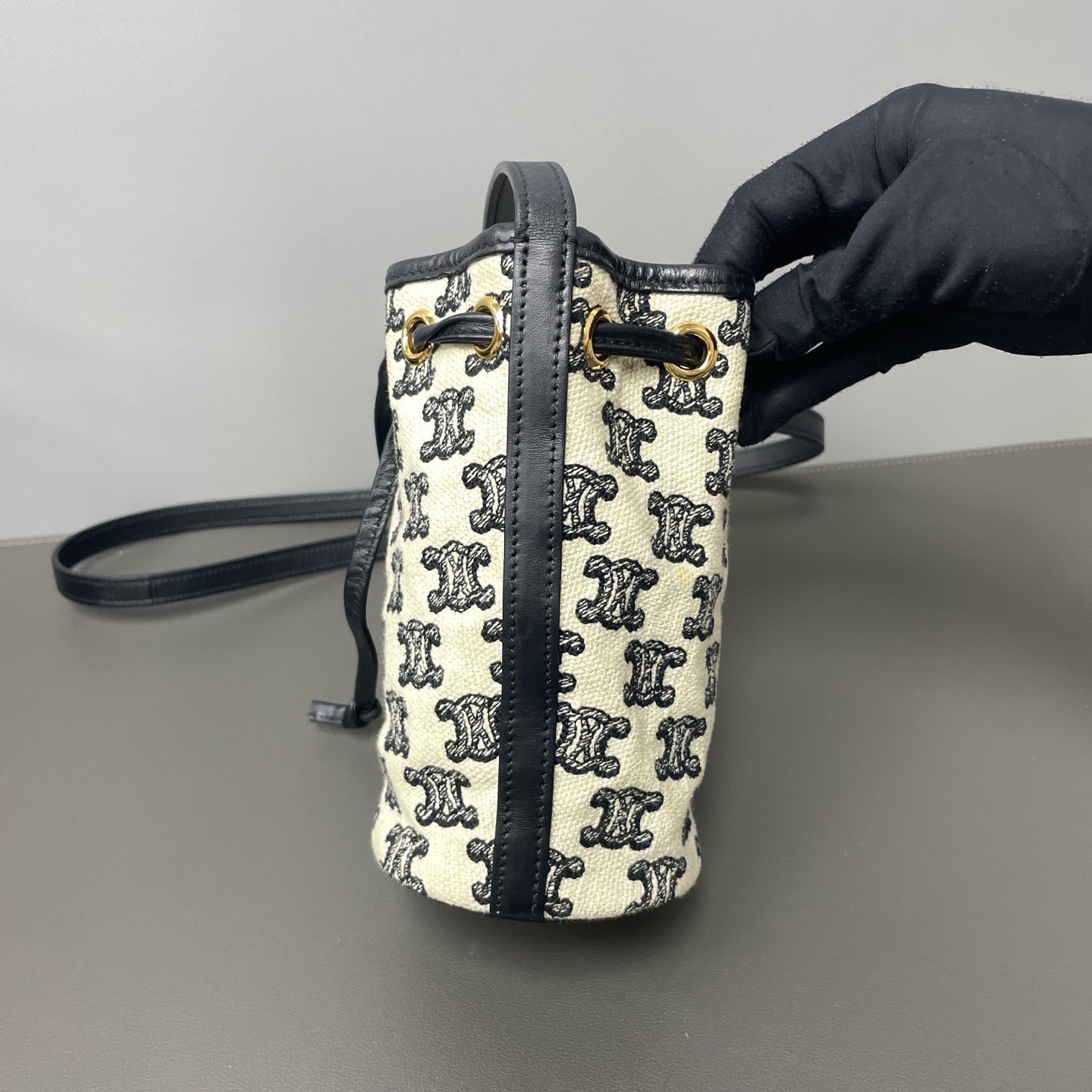Celine Pre-Owned Authentic Bucket Bag Black 9*16.5 Free Tracked Shipping