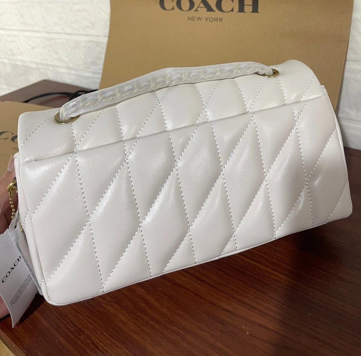 COACH Tabby 26 Quilted Shoulder Bag Chalk/Gold Leather CP150 Outlet New