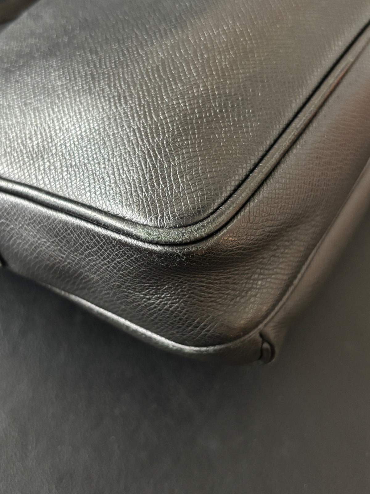 Louis Vuitton Pre-Owned Authentic Messenger Bag Black Free Tracked Shipping