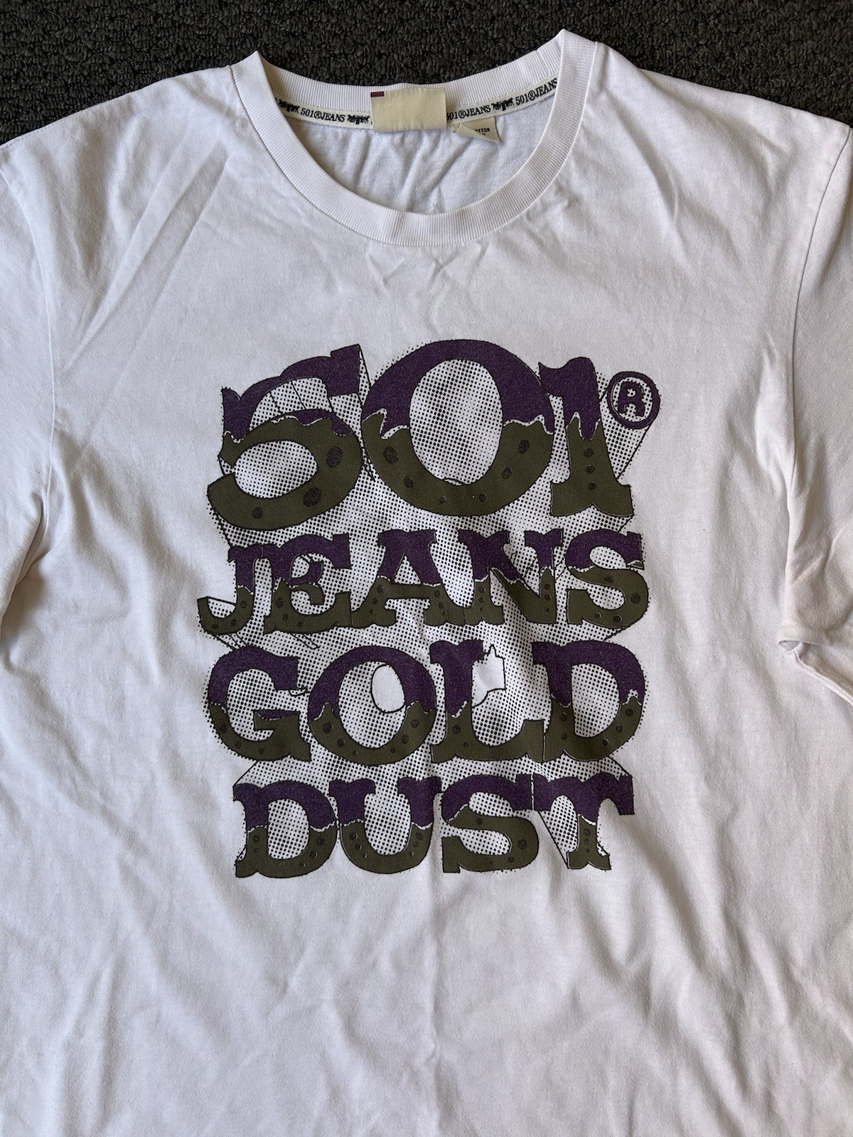 Levi’s T-Shirt Size XL Mens Slim Fit White Tee “501 Jeans Gold Dust”