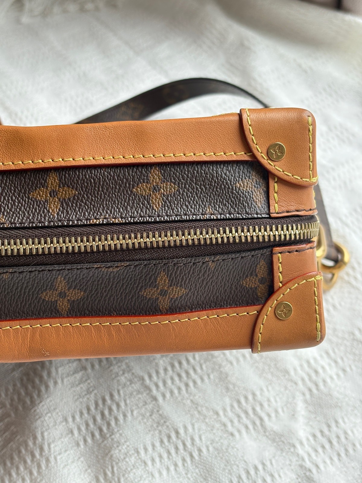 Louis Vuitton Pre-Owned Authentic Box Clutch Free Tracked Shipping
