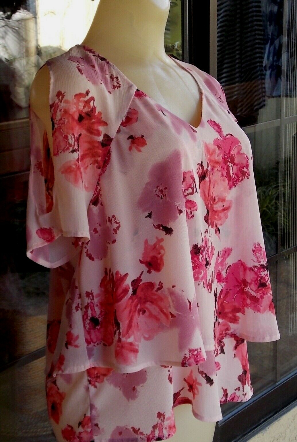Juicy Couture Short Sleeve Layered Look Pink Floral Shirt Sz. M 38″ Bust