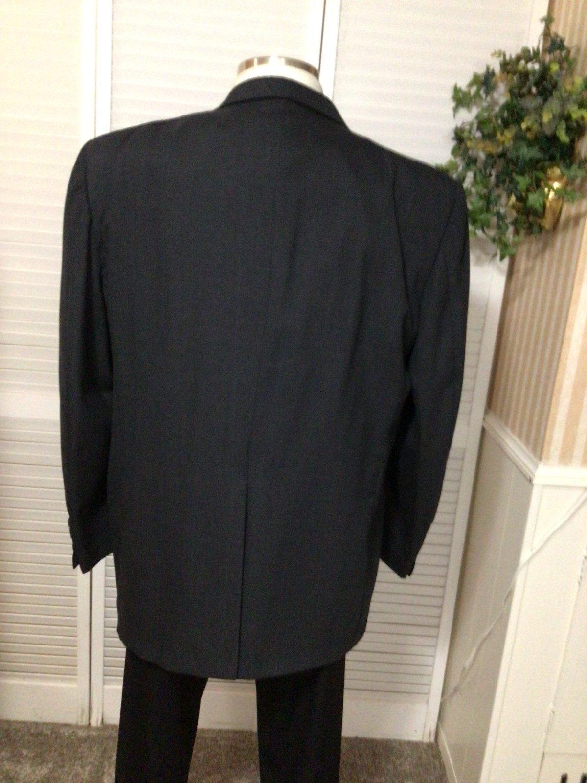 VINTAGE CRICKETEER MENS CHARCOAL GRAY 2 PIECE SUIT SIZE: 48 PANTS 42×28