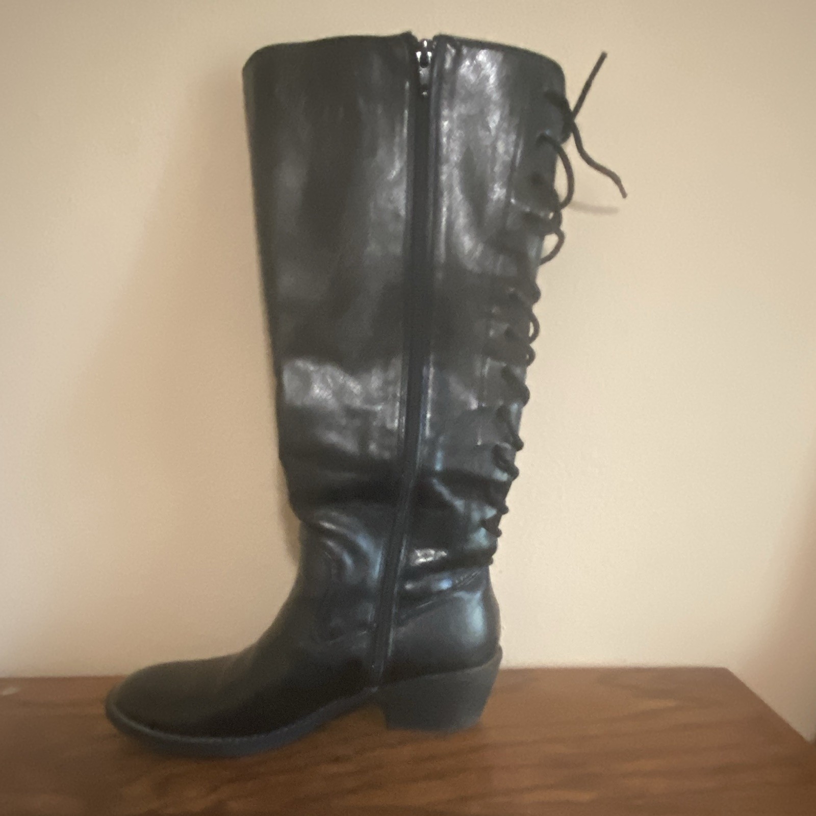 Eurosoft Women’s Black Leather Riding Boot Round Toe with zipper and Lace-Up 8M