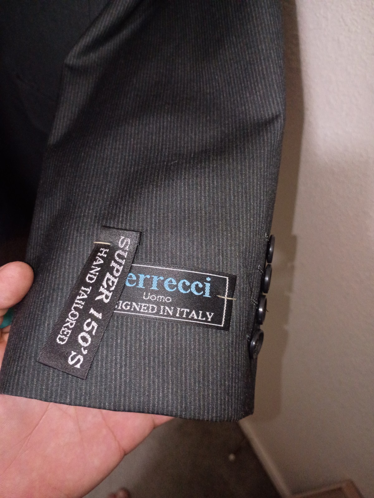 Ferrecci Hand Tailored Gray 2b 2v Suit Rome Italy Solid