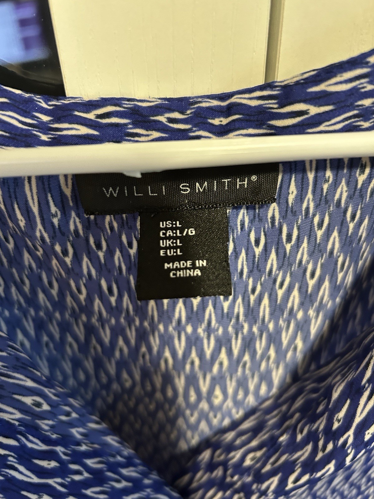 Willi Smith Blue/White Geometric V-Neck Cap Sleeve Blouse Women’s L Regular