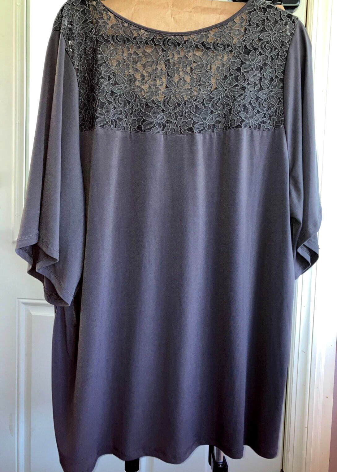 SIZE 4 TORRID GRAY WITH LACE SLINKY TOP (3X – 4X) #G510