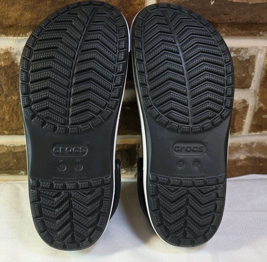 Crocs Bayaband Clogs – Unisex Black/White Sport Band – Size M9/ W 11