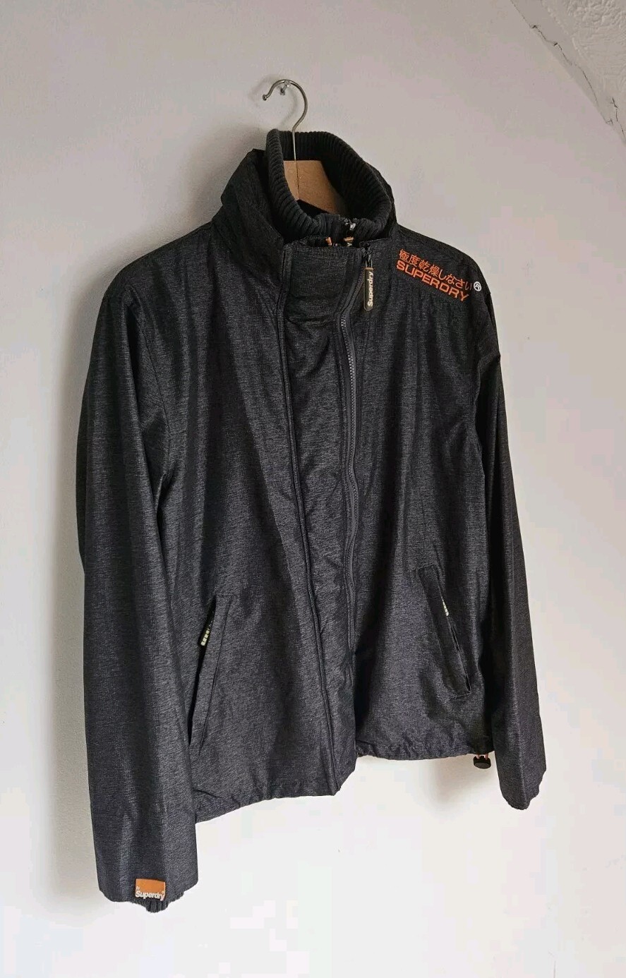 SUPERDRY WINDCHEATER MENS UK SIZE MEDIUM CHARCOAL GREY & ORANGE COAT