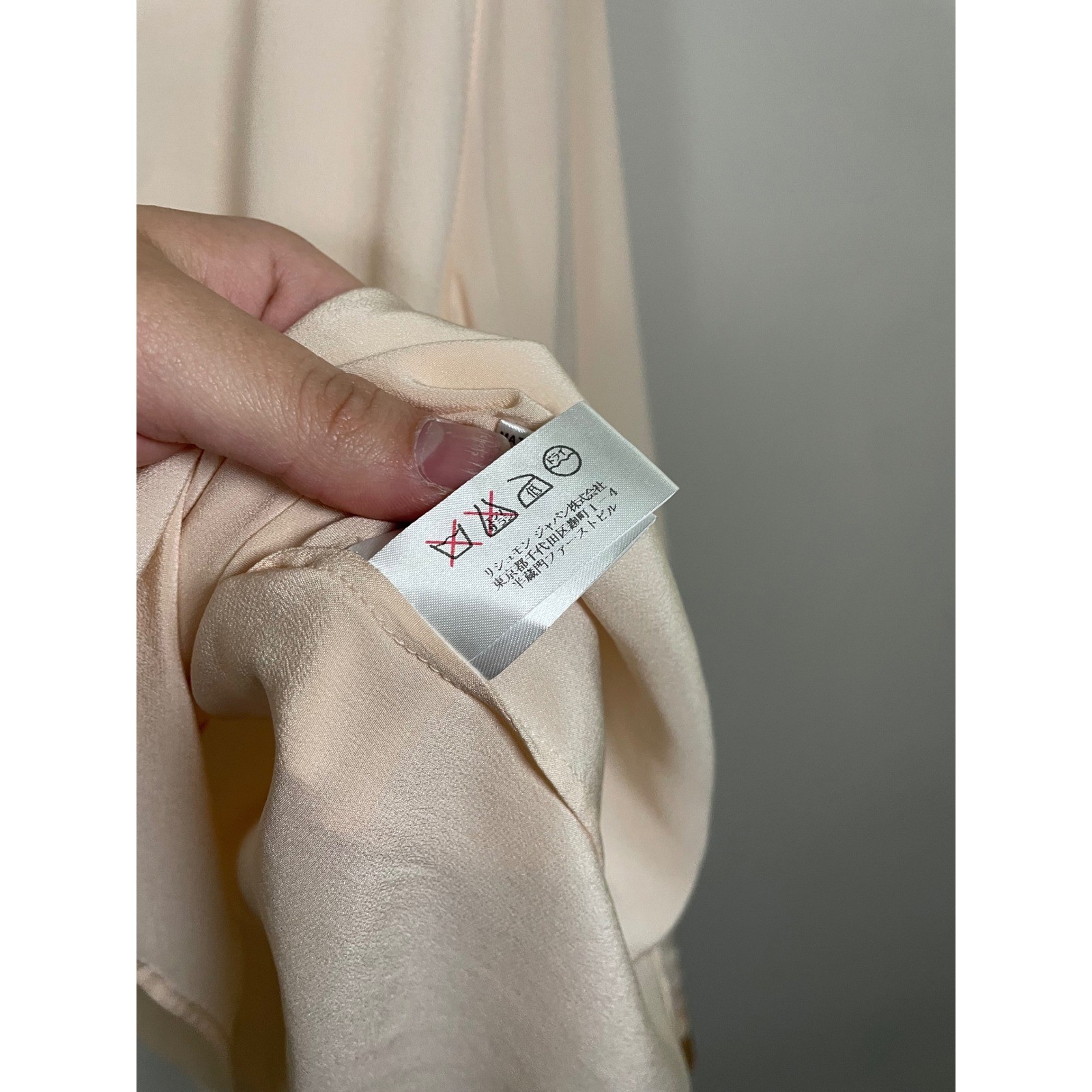 Chloé Pale Pink Silk Button Down Blouse Size 44 Feminine Quiet Luxury Designer