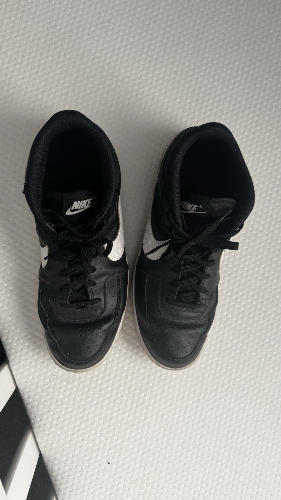 Nike Black White Mid Top Basketball Sneakers Leather Lace Up
