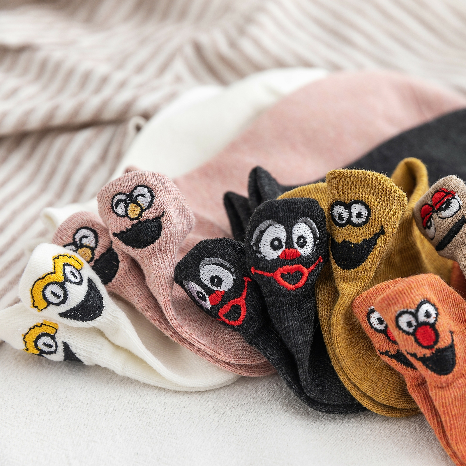 Women Cute Cotton Socks Fashion Cartoon Ankle Socks Embroidered Expression New