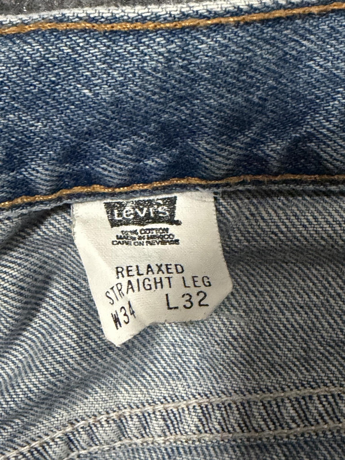 Levis Jeans Mens 34×32 Blue Relaxed Straight Leg Denim Light Wash Casual Classic