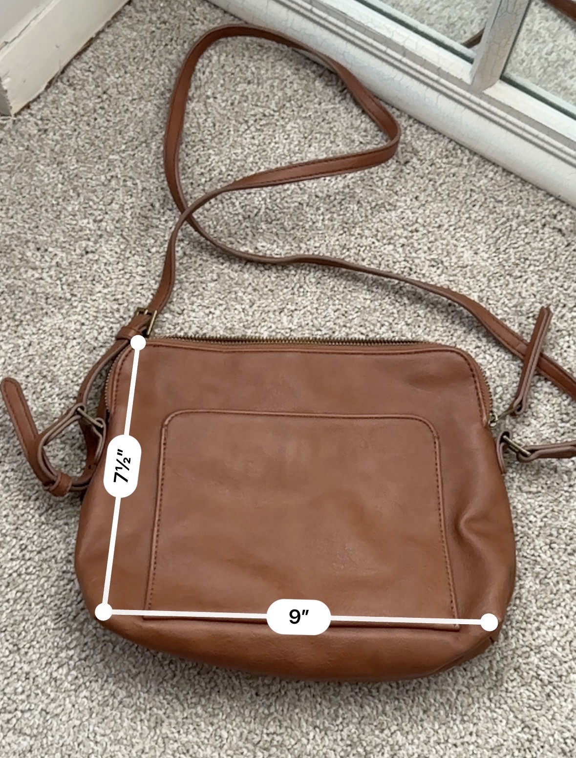 Universal Thread Brown Crossbody Bag Zip Closure Adjustable Strap Pockets Gold