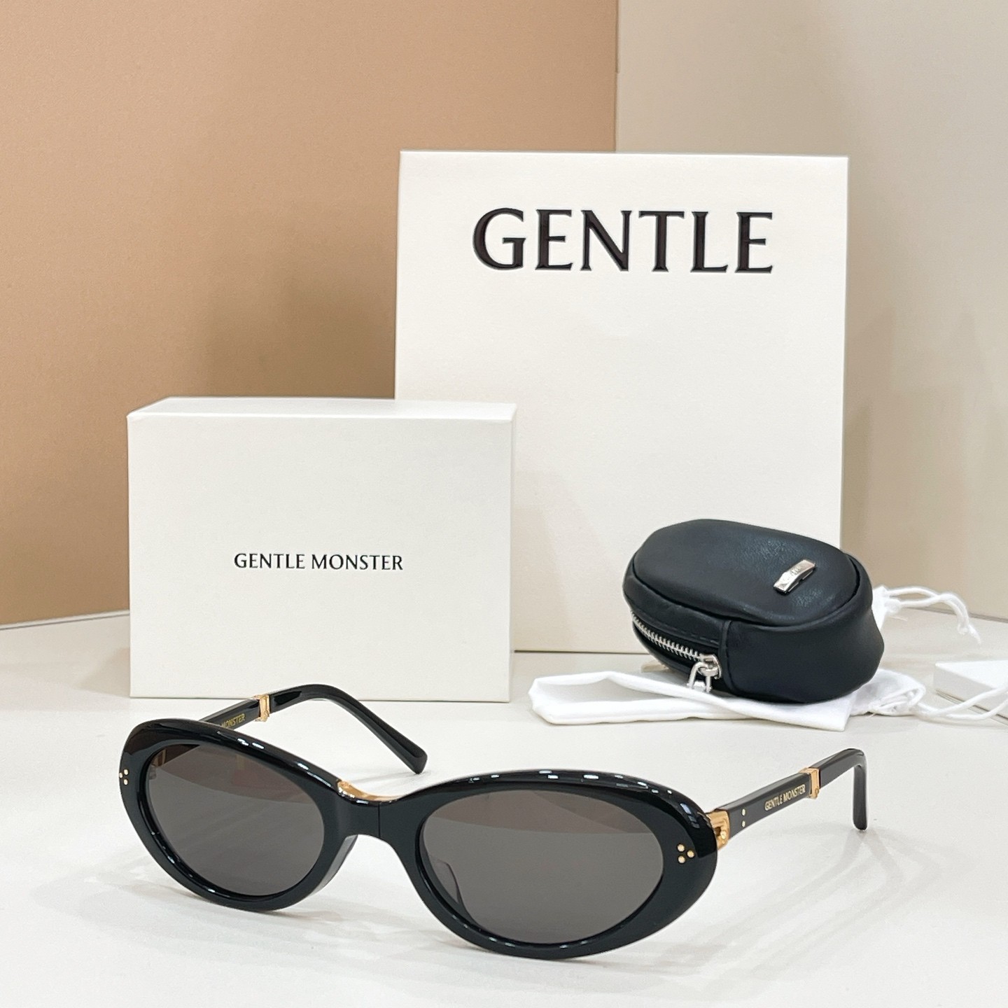 GENTLE MONSTER LOLANG Black Smoke Grey 55口21-132 Sunglasses New w/ Case