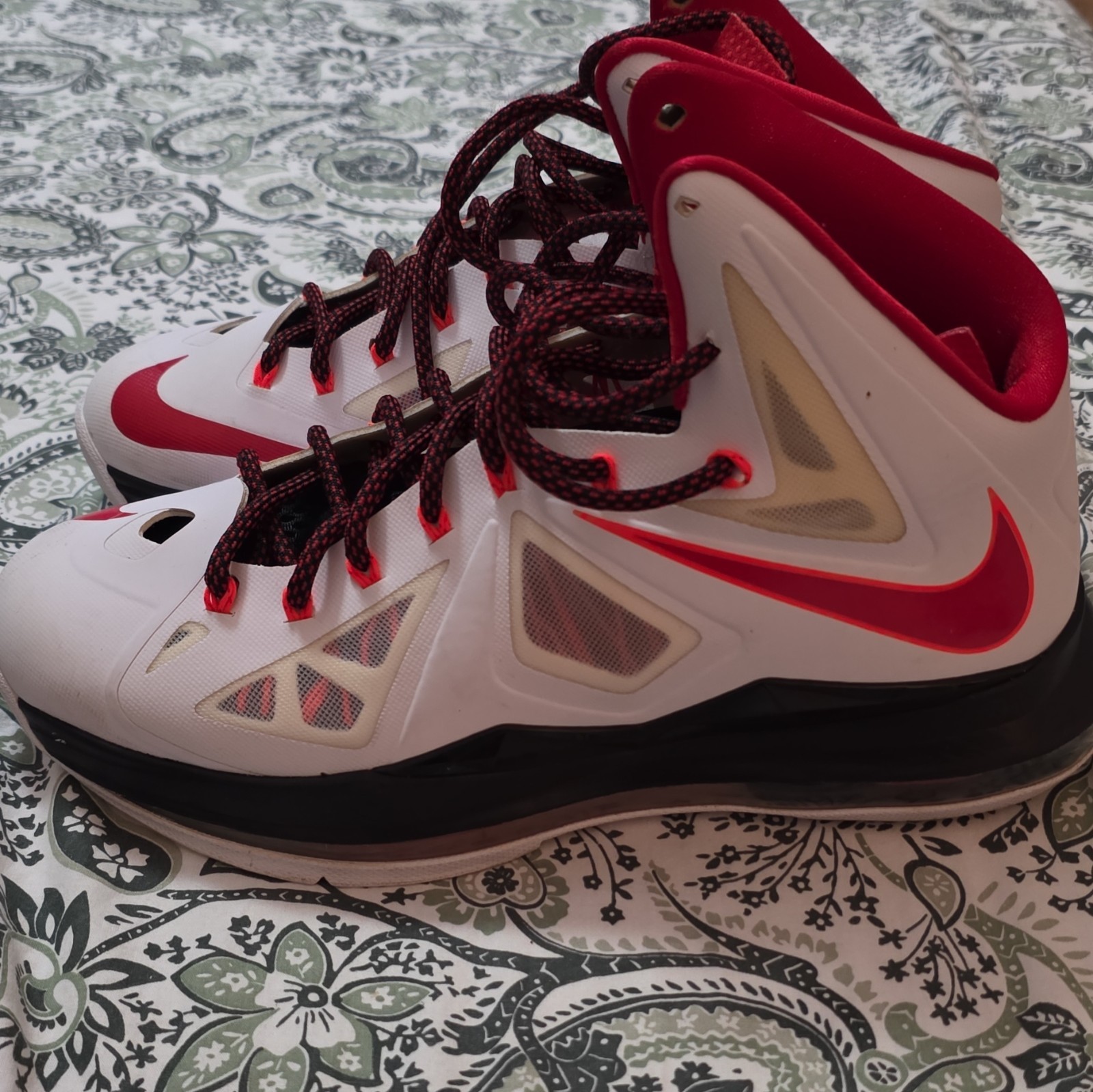 Nike Lebron X Home – Size 9 – 10/10